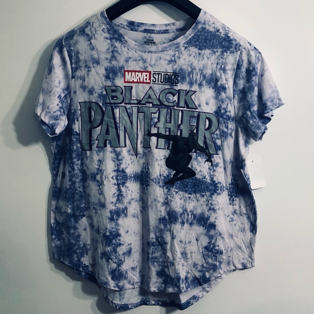 Black Panther women’s shirt panther leap graphic pull over tie dye purple.XXXL